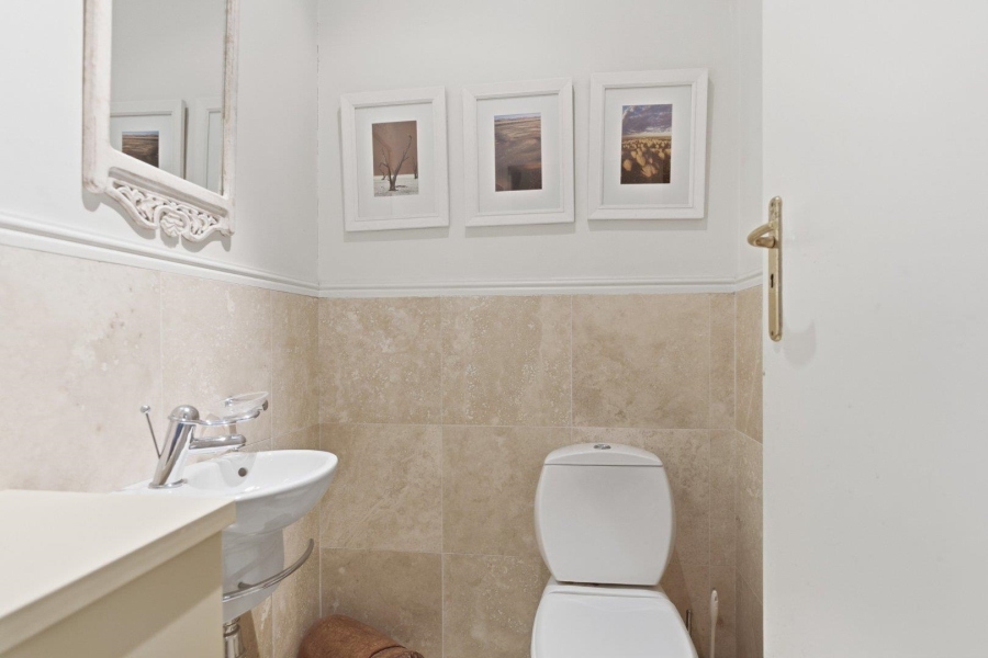 4 Bedroom Property for Sale in Camps Bay Western Cape